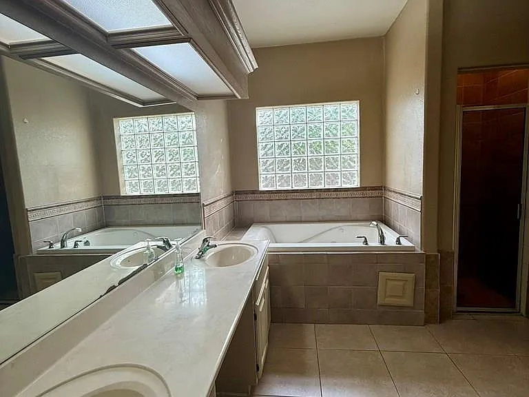 5871 Greenwood Dr — Photo 10