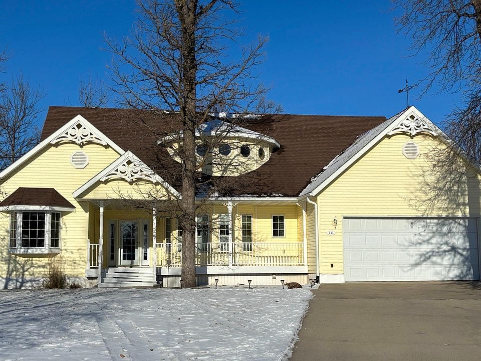 1st image of 111 Oakwood Ct