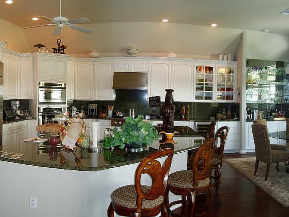 4th image of 9949 Grandview Dr