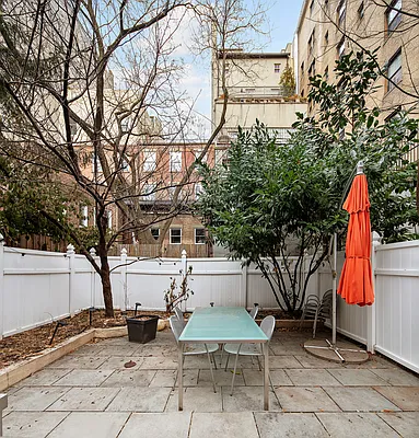 Rented by Douglas Elliman | media 8