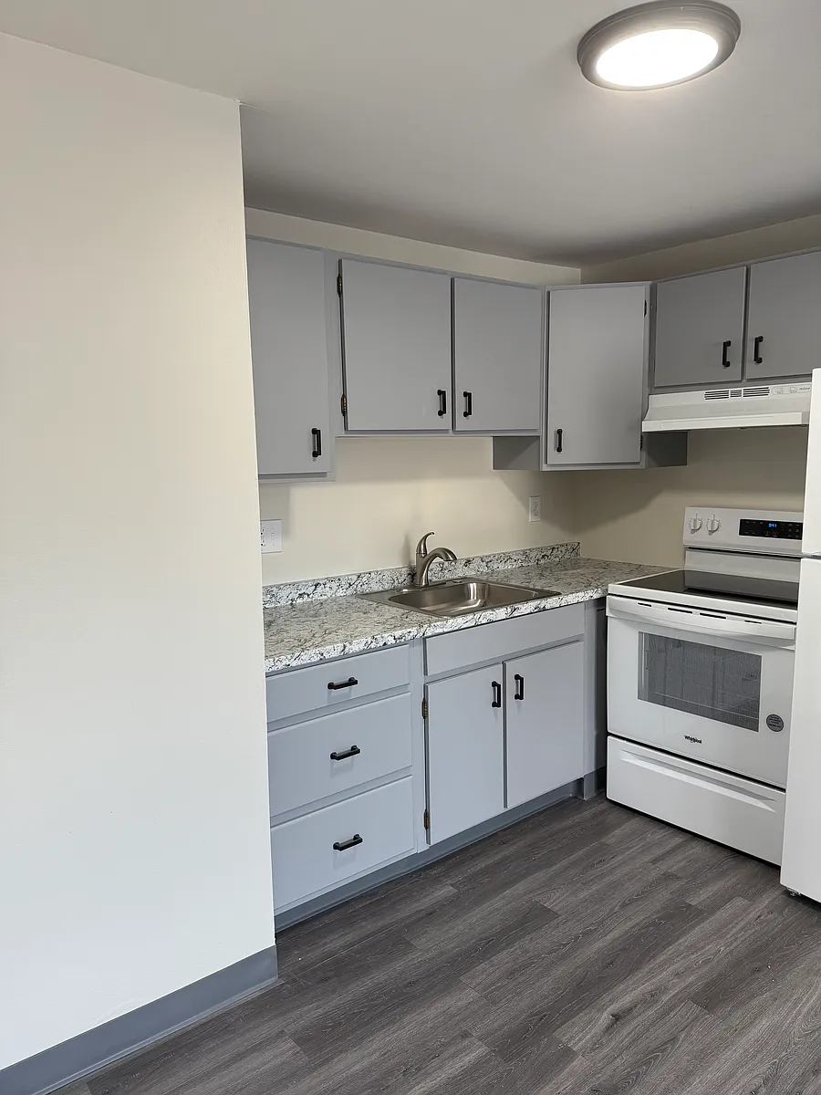 Building Photo - 16 Simard Dr #7