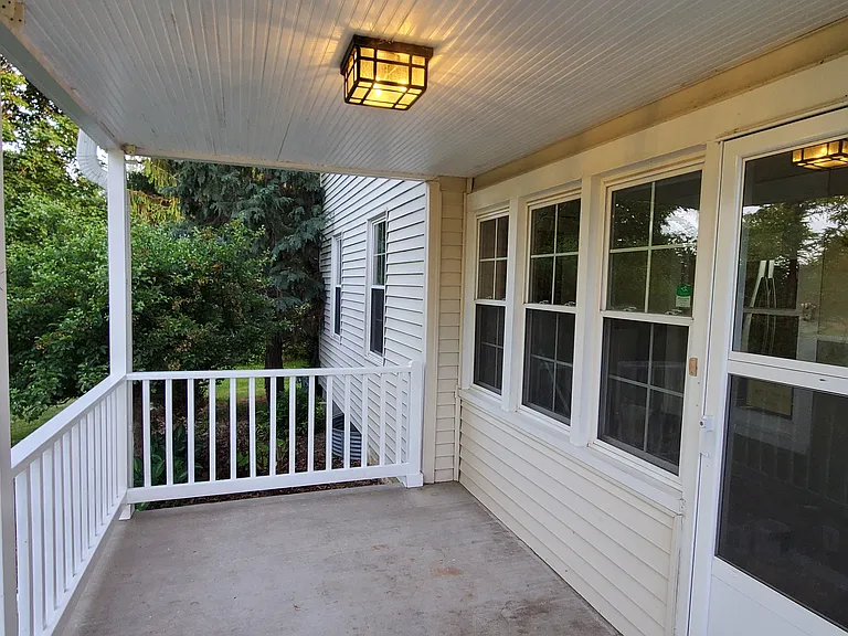 W235N8019 Woodside Rd — Photo 3