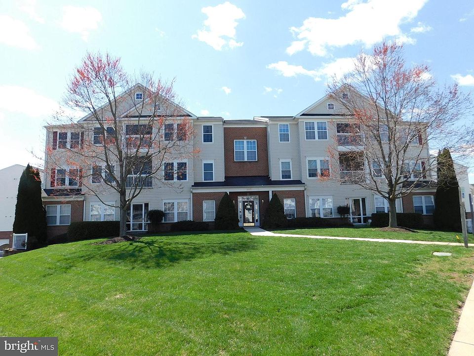 1st image of 303J Willrich Cir #303J