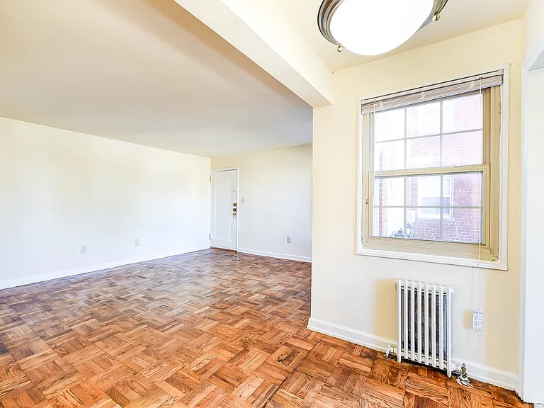 Richman Apartments — Photo 14