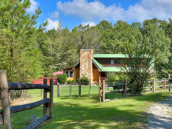 2nd image of 1052 Dogwood Dr
