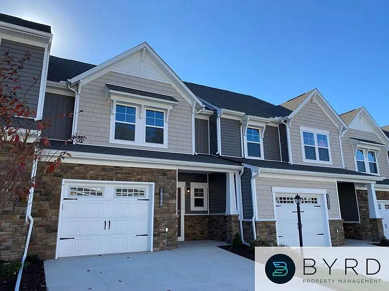 3 bed, 2.5 bath, 1836 sqft, $2,595 — Photo 3