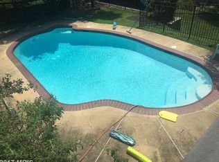 7434 Royal Dominion Dr, Bethesda, MD 20817