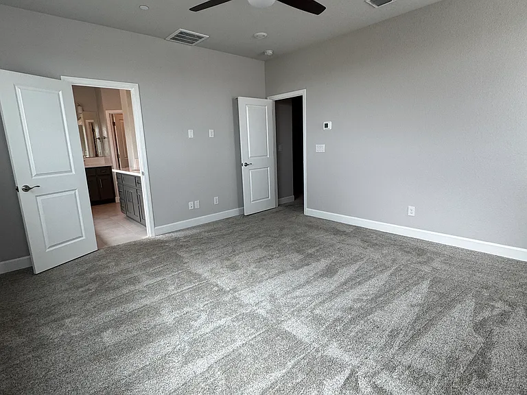 1417 Wadsworth Cir — Photo 42
