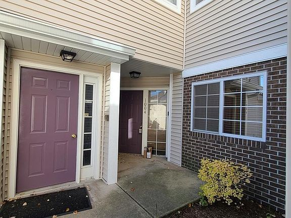 2nd image of 1004 E Wilson Ave #1004