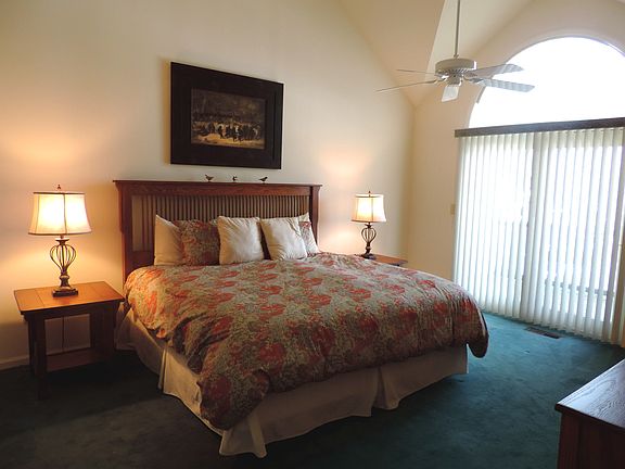 5th image of 8 Lagoon Manor Dr Unit 403