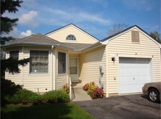 25 Mountain View Ct, Hamburg, NJ 07419