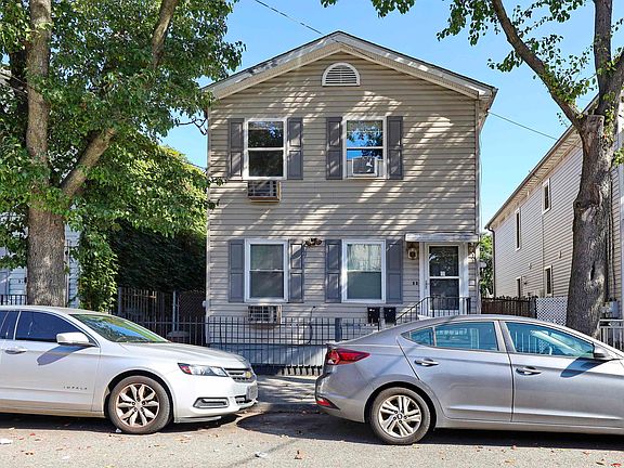 2nd image of 112 Astor Pl