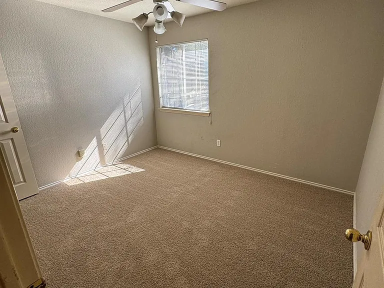 8901 Vigen Cir — Photo 22