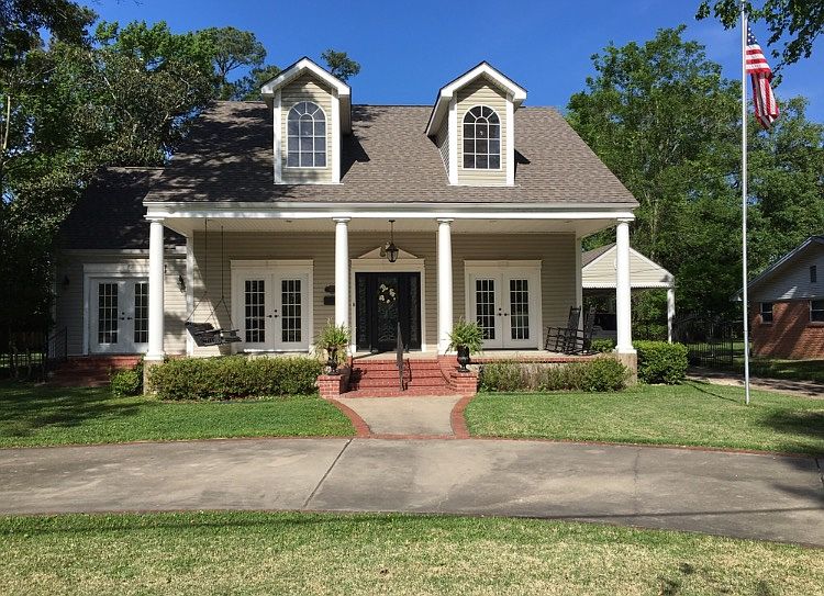 1st image of 1435 Central Dr