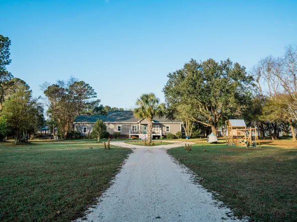 1125 Fairview Plantation Rd, Wadmalaw Island, SC 29487