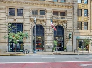 212 W Washington St APT 1101, Chicago, IL 60606
