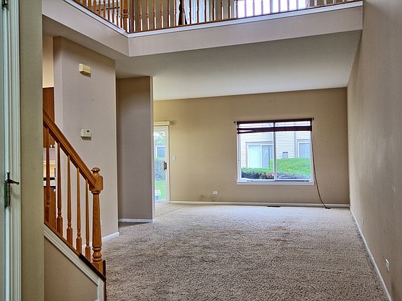 3rd image of 956 Parkhill Cir