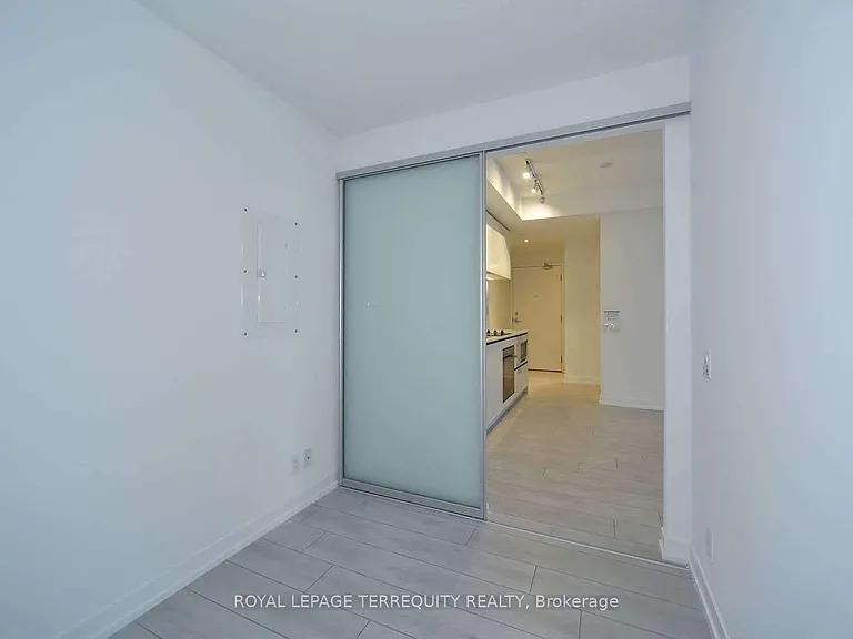 5 Buttermill Ave #1112 — Photo 18