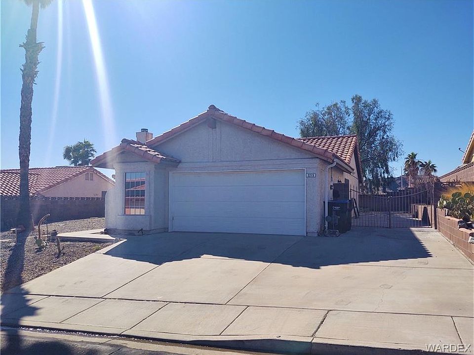 2nd image of 3215 Cactus Springs Dr