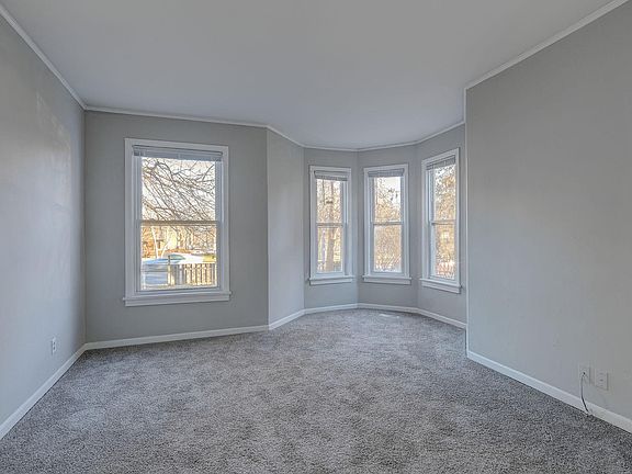 2nd image of 2811 Lyndale Ave N