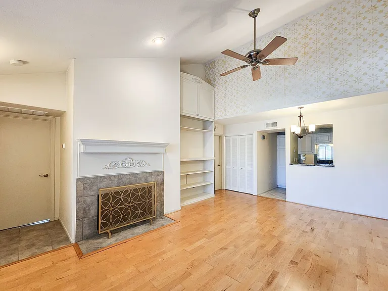 1860 White Oak Dr #236 — Photo 7