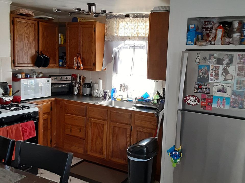 1st image of 51 Tower Pl APT 3