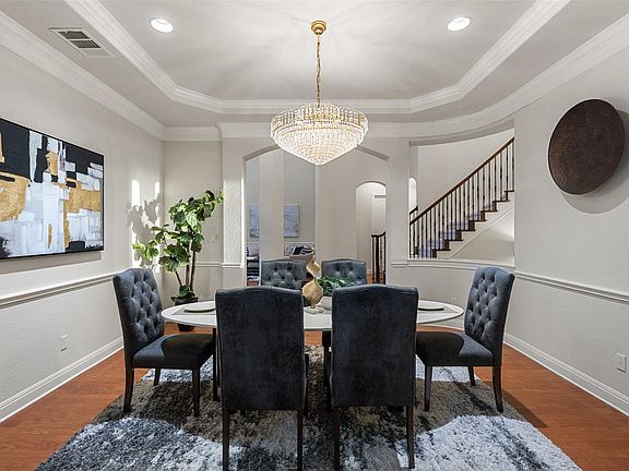 4th image of 2906 Lakehurst Rd