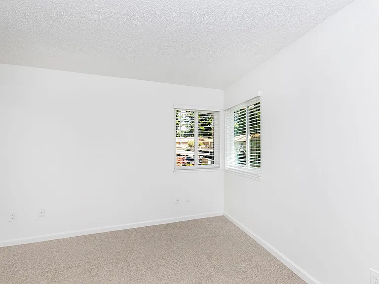 54 Quay Ct — Photo 33