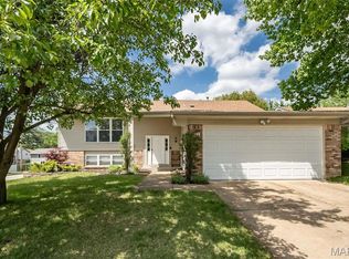 101 Holly Green Dr, Ballwin, MO 63021