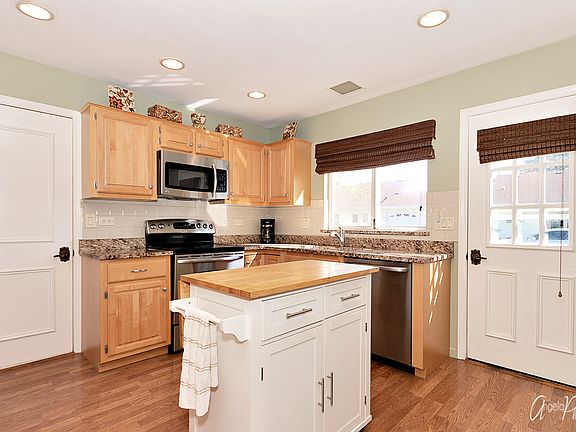 4th image of 7201 Blair Ln