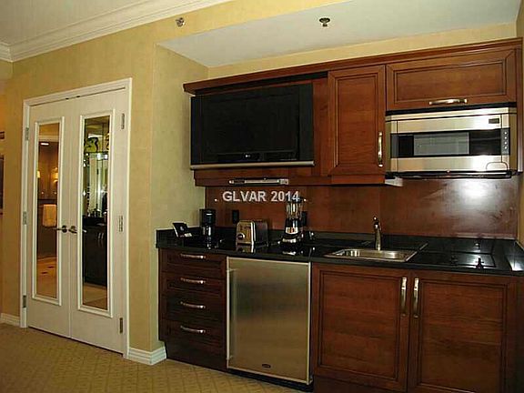 4th image of 135 Harmon Ave #218