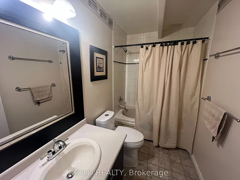 112 Carmichael Cres — Photo 26