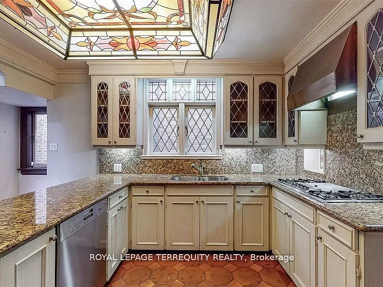 312 Glenayr Rd — Photo 28