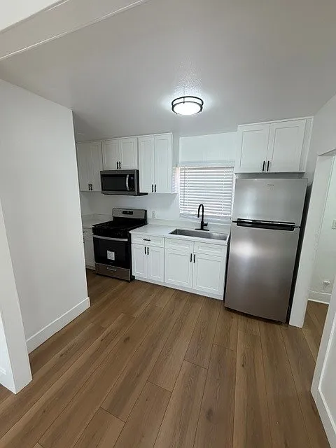 623 W Gage Ave