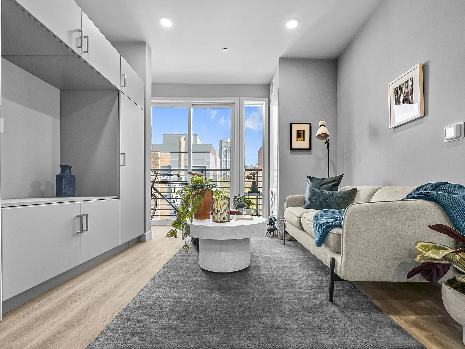 Edgewater Apartments — Photo 3