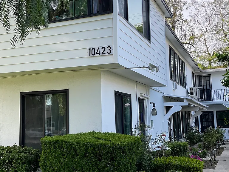 10423 Riverside Dr #C — Photo 2