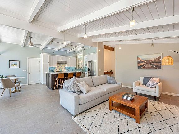 5th image of 422 Hibiscus Way