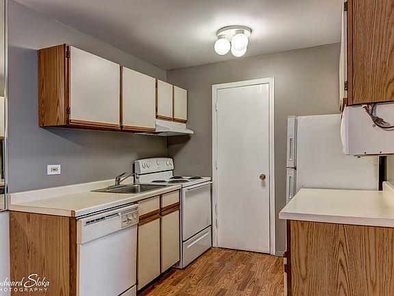 3rd image of 670 E Liberty St APT 307