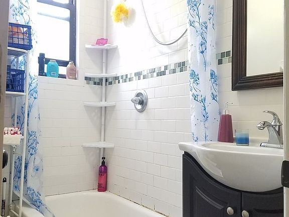 5th image of 3182 33rd St APT 3R