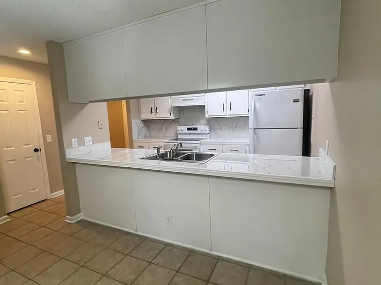 164 Leeswood Cir — Photo 3