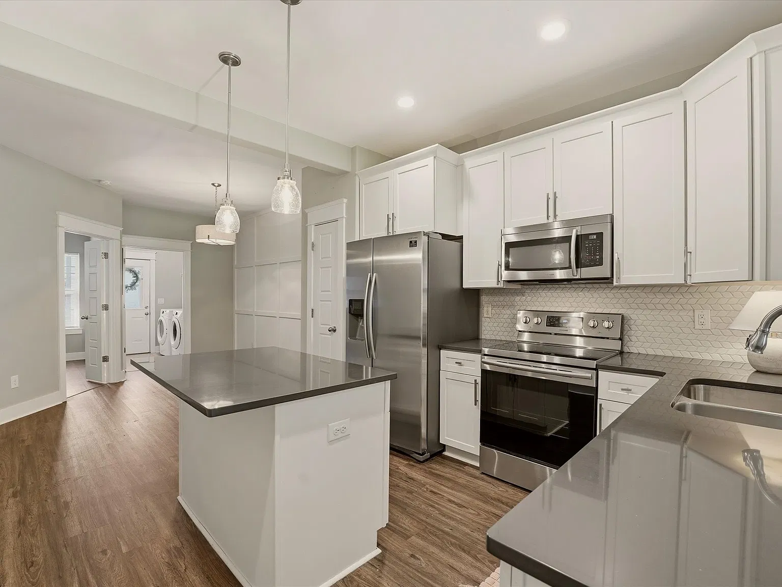 3 bed, 3.5 bath, 1793 sqft, $2,700 — Photo 4