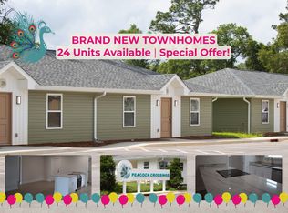 Peacock Crossing Apartments / Townhomes, Pensacola, FL 32526