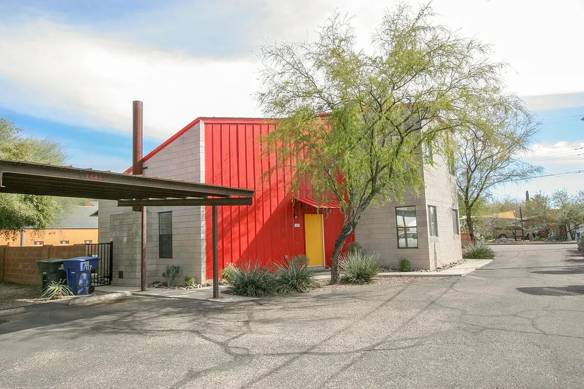 Building Photo - 1417 E Blacklidge Dr