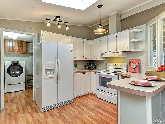 2nd image of 5900 64th St NE Unit 113