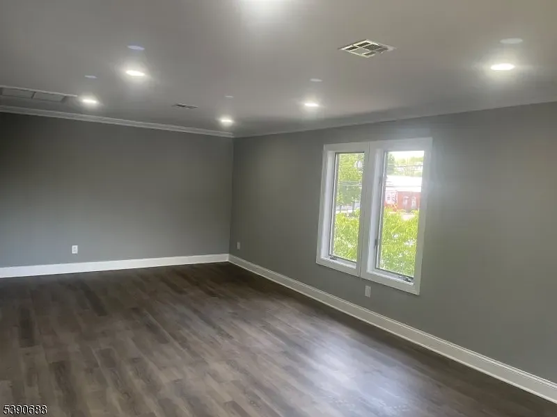 2 bed, 1200 sqft, $2,700 — Photo 1