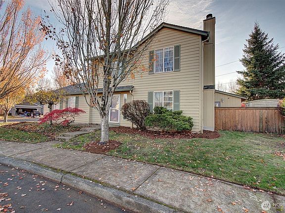 2nd image of 1816 SE 176th Place