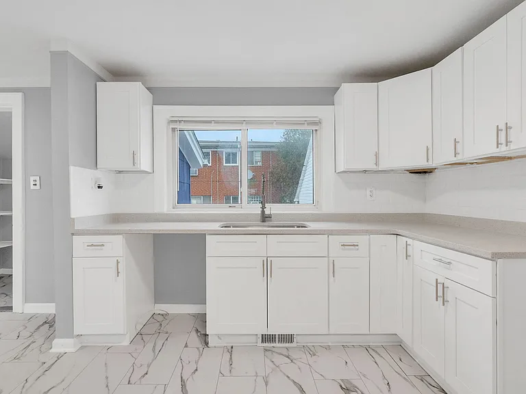 3606 Cadieux Rd — Photo 13