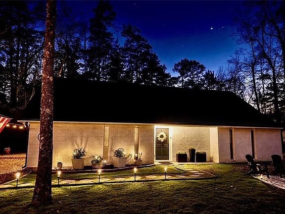 3rd image of 22228 Rue Coquille