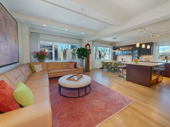 360 West 22nd Street image 1 of 12