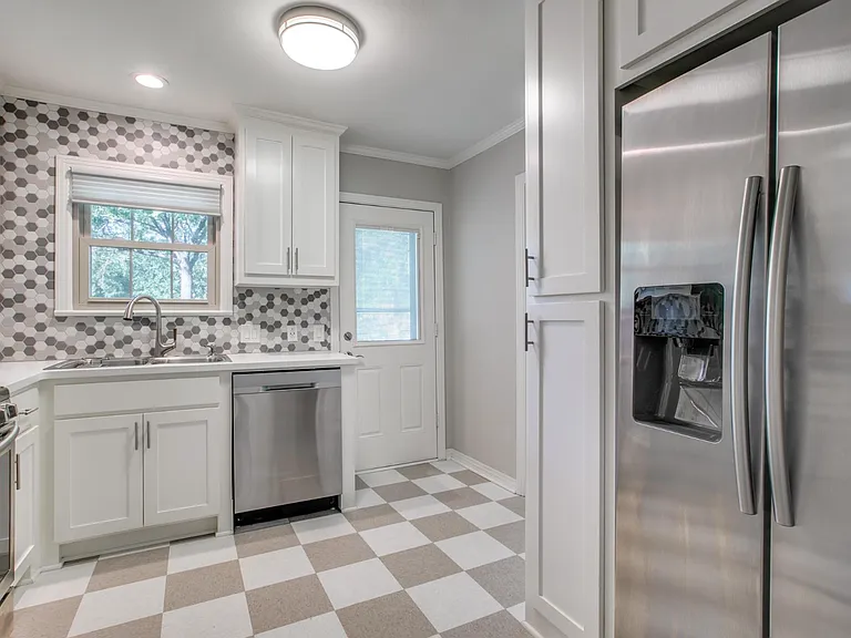 9208 San Fernando Way — Photo 6